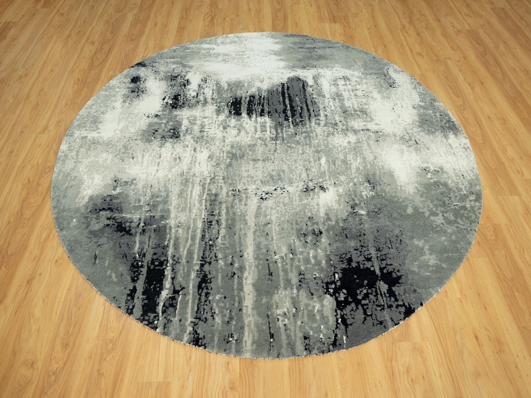 Modern / Contemporary hand-knotted wool/silk rug in Black, 8'1" x 8'1", SKU O090454