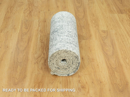 Grey 2'6" x 15'8" Transitional Hand knotted Wool/Silk Rug - Sku: O090472