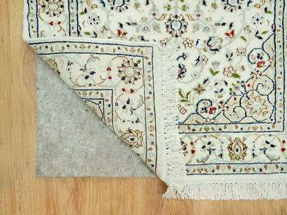 Ivory 2'8" x 12'1" Fine Oriental Hand knotted Wool Rug - Sku: O090504