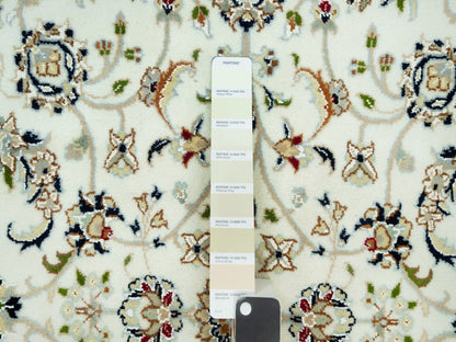 Ivory 4'2" x 4'2" Fine Oriental Hand knotted Wool Rug - Sku: O090508