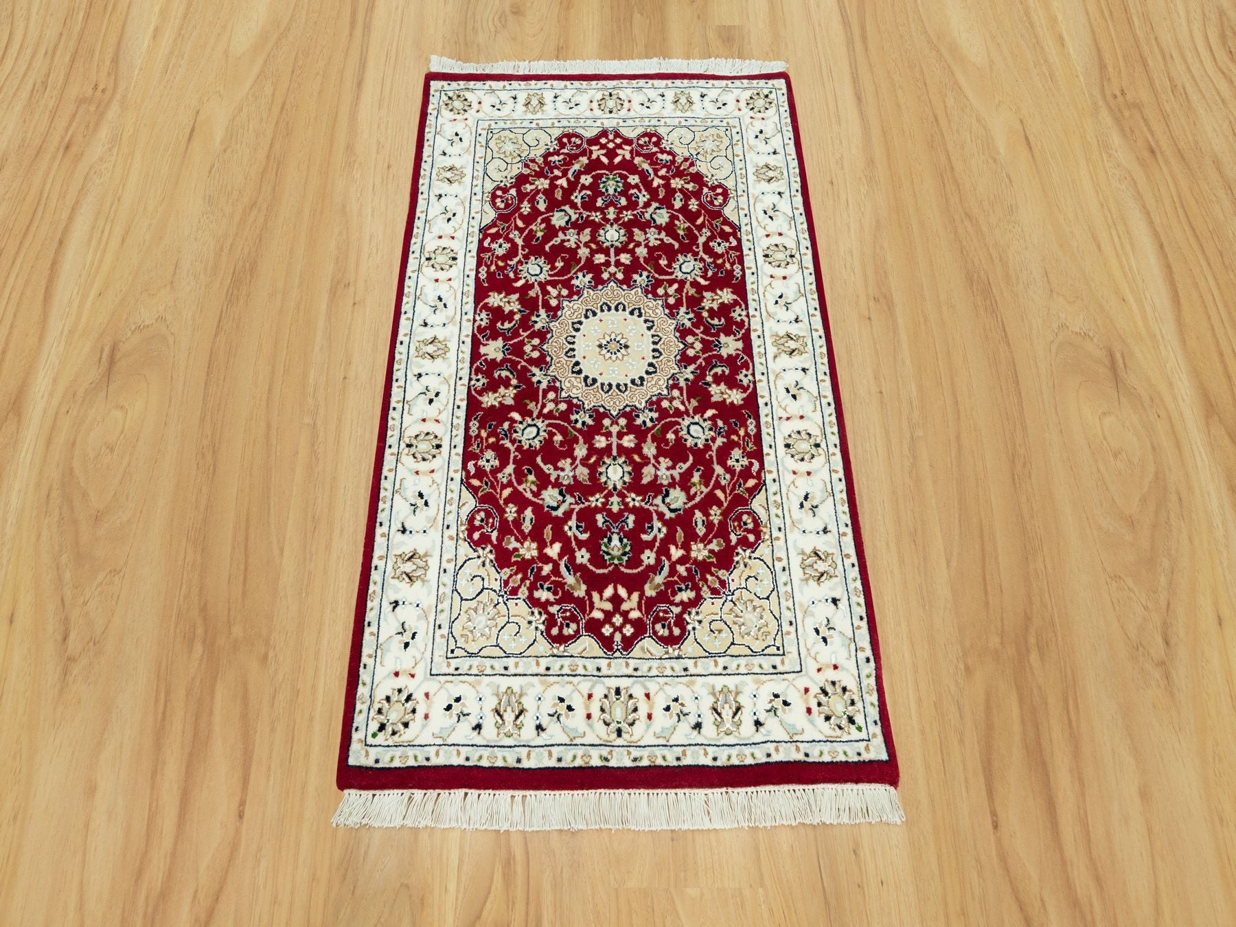 Red 2'7" x 4'1" Traditional Hand knotted Wool Rug - Sku: O090515