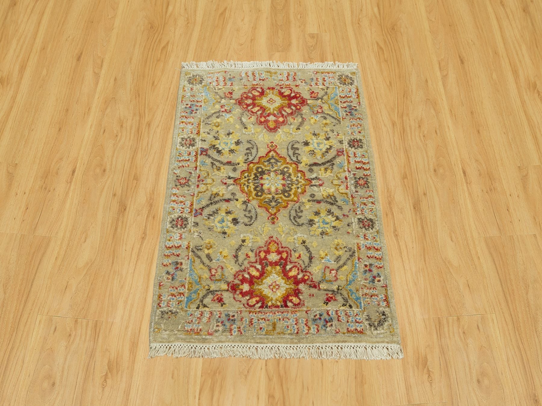 Transitional hand-knotted wool/silk rug in Beige, 2'1" x 3'1", SKU O090523
