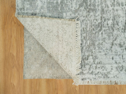 Grey 2'0" x 3'2" Transitional Hand knotted Wool/Silk Rug - Sku: O090536