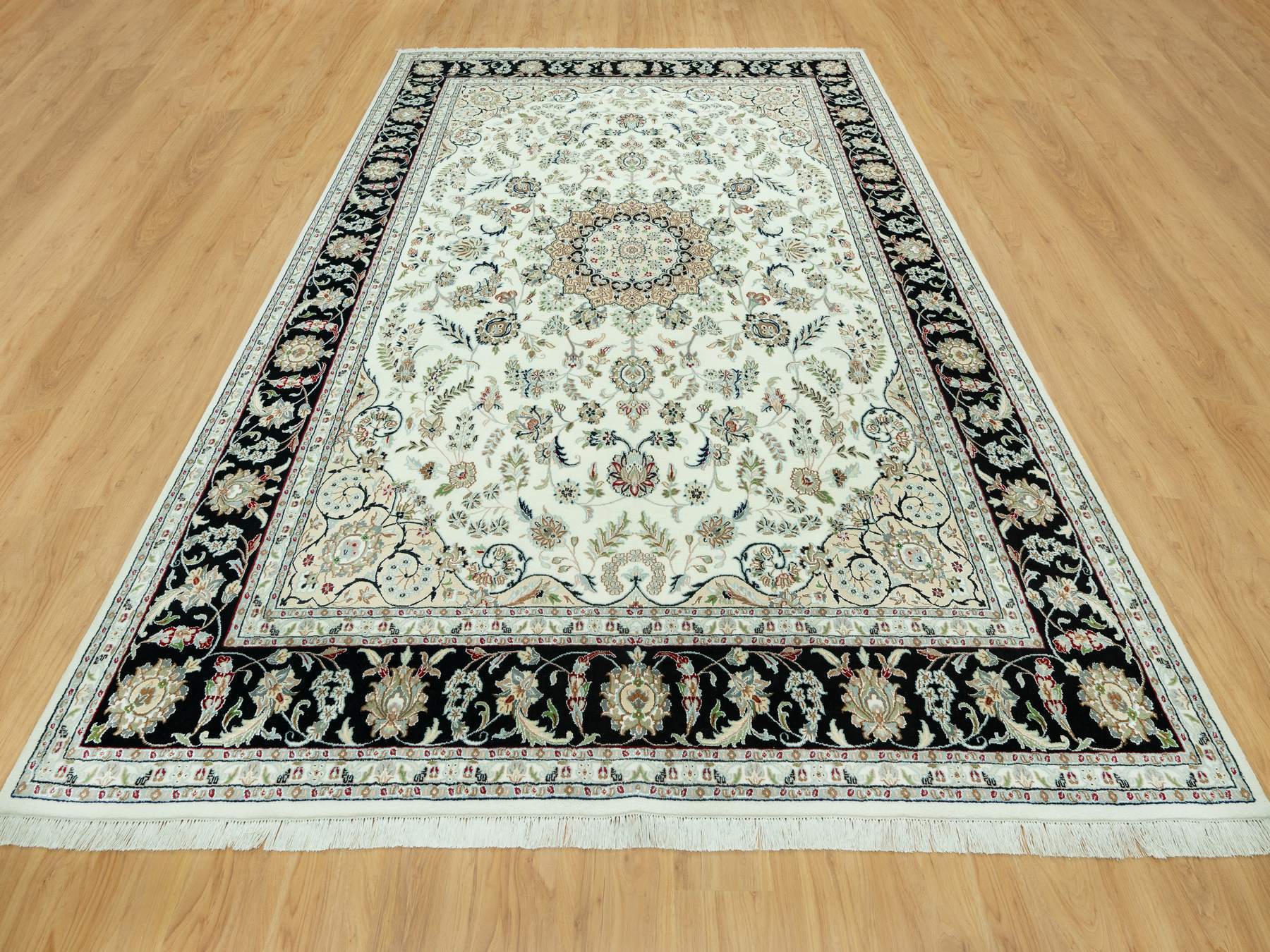 Nain Traditional hand-knotted wool rug in Ivory, 8'11" x 12'2", SKU O090585