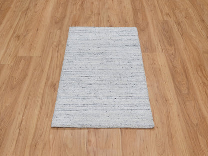 Grey 2'0" x 3'0" Modern / Contemporary Handloom Wool Rug - Sku: O090786