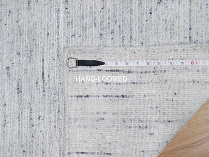 Grey 2'0" x 3'0" Modern / Contemporary Handloom Wool Rug - Sku: O090786