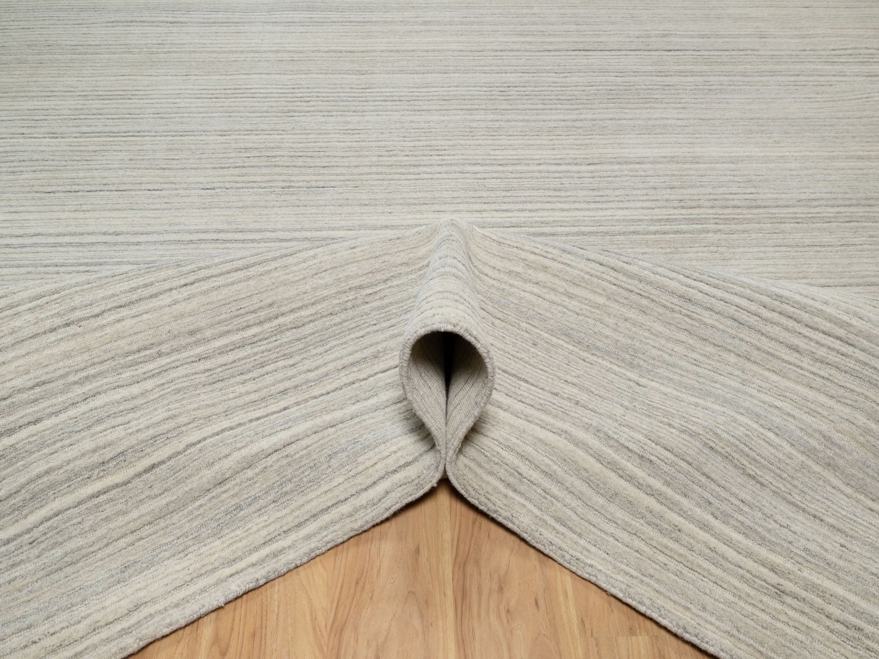 Modern / Contemporary hand-knotted wool rug in Beige, 12'1" x 17'7", SKU O090791