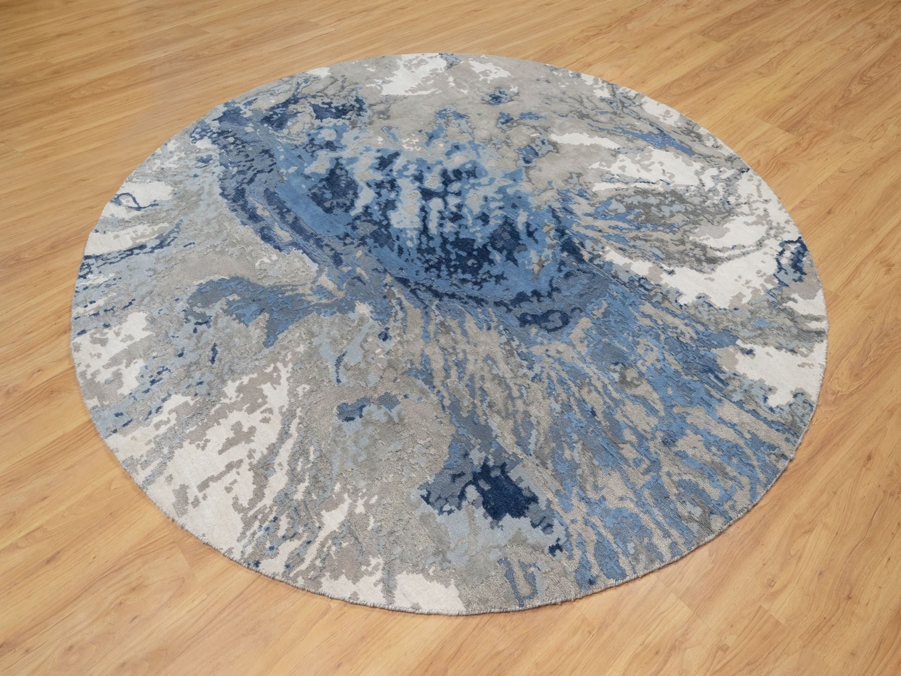 Modern / Contemporary hand-knotted wool/silk rug in Blue, 7'9" x 7'9", SKU O090801