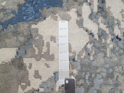 Modern / Contemporary hand-knotted wool/silk rug in Blue, 7'9" x 7'9", SKU O090801