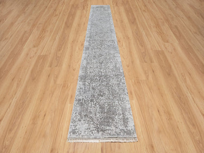 Grey 2'7" x 16'0" Transitional Hand knotted Wool/Silk Rug - Sku: O090817