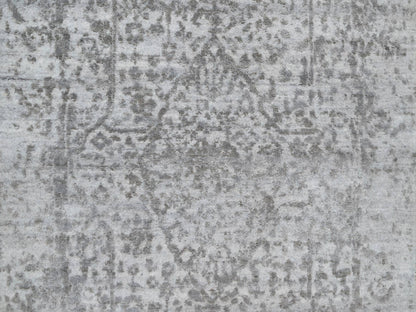 Grey 2'7" x 16'0" Transitional Hand knotted Wool/Silk Rug - Sku: O090817