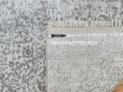 Grey 2'7" x 16'0" Transitional Hand knotted Wool/Silk Rug - Sku: O090817