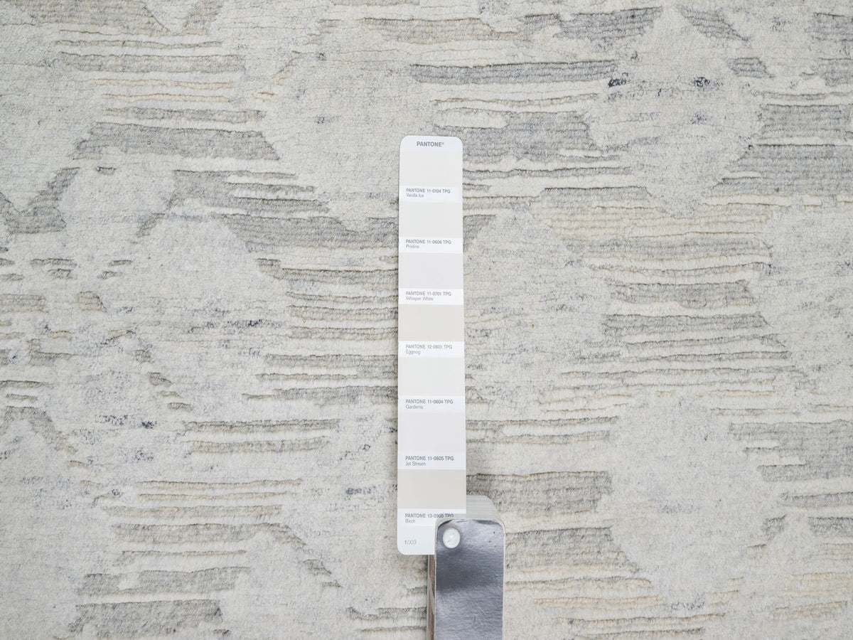 Modern / Contemporary hand-knotted wool rug in Gray, 6'0" x 6'0", SKU O090839