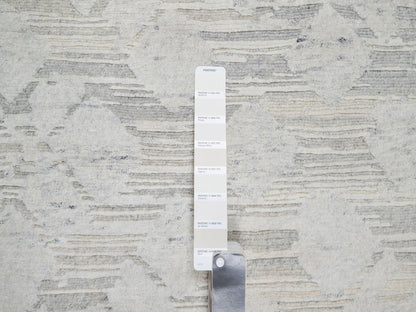 Modern / Contemporary hand-knotted wool rug in Gray, 6'0" x 6'0", SKU O090839
