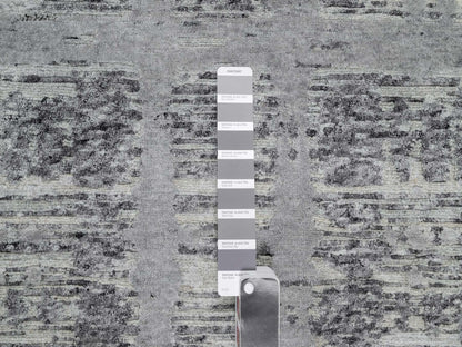 Grey 2'6" x 11'8" Modern / Contemporary Hand knotted Wool Rug - Sku: O090844
