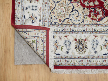 Red 7'10" x 10'3" Traditional Hand knotted Wool/Silk Rug - Sku: O090854