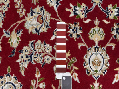 Red 7'10" x 10'3" Traditional Hand knotted Wool/Silk Rug - Sku: O090854