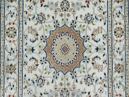 Ivory 2'8" x 17'8" Fine Oriental Hand knotted Wool/Silk Rug - Sku: O090974