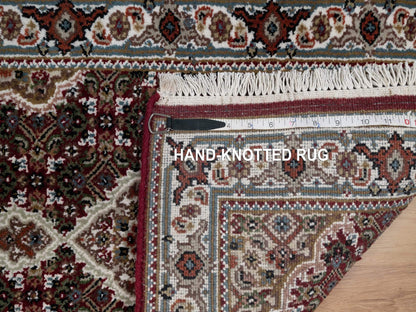 Red 2'0" x 3'0" Traditional Hand knotted Wool Rug - Sku: O090994