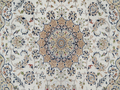 Ivory 5'6" x 5'9" Fine Oriental Hand knotted Wool/Silk Rug - Sku: O091021