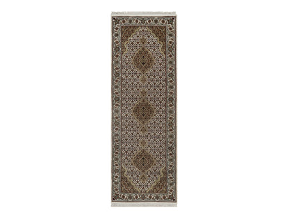 Ivory 2'10" x 8'0" Fine Oriental Hand knotted Wool Rug - Sku: O091025