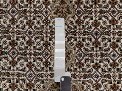 Ivory 2'10" x 8'0" Fine Oriental Hand knotted Wool Rug - Sku: O091025