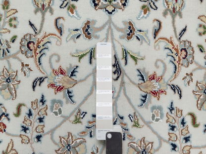 Ivory 8'0" x 8'0" Fine Oriental Hand knotted Wool/Silk Rug - Sku: O091032
