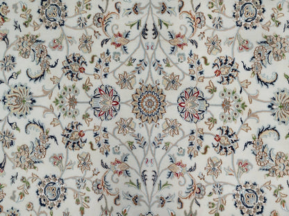 Ivory 8'0" x 8'0" Fine Oriental Hand knotted Wool/Silk Rug - Sku: O091032