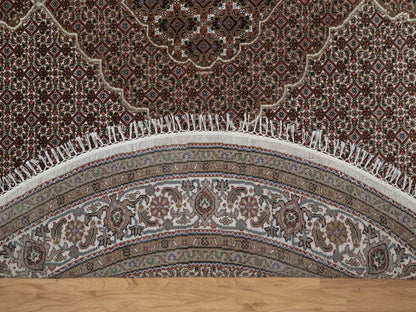 Ivory 7'6" x 7'6" Fine Oriental Hand knotted Wool Rug - Sku: O091042