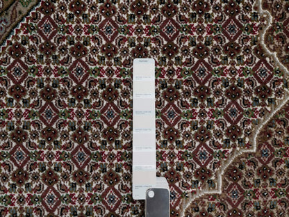 Ivory 7'6" x 7'6" Fine Oriental Hand knotted Wool Rug - Sku: O091042
