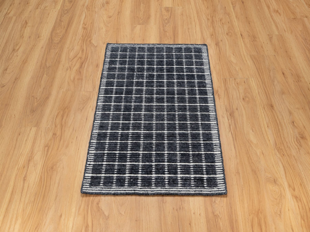 Modern / Contemporary hand-knotted wool rug in Black, 2'3" x 3'1", SKU O091065