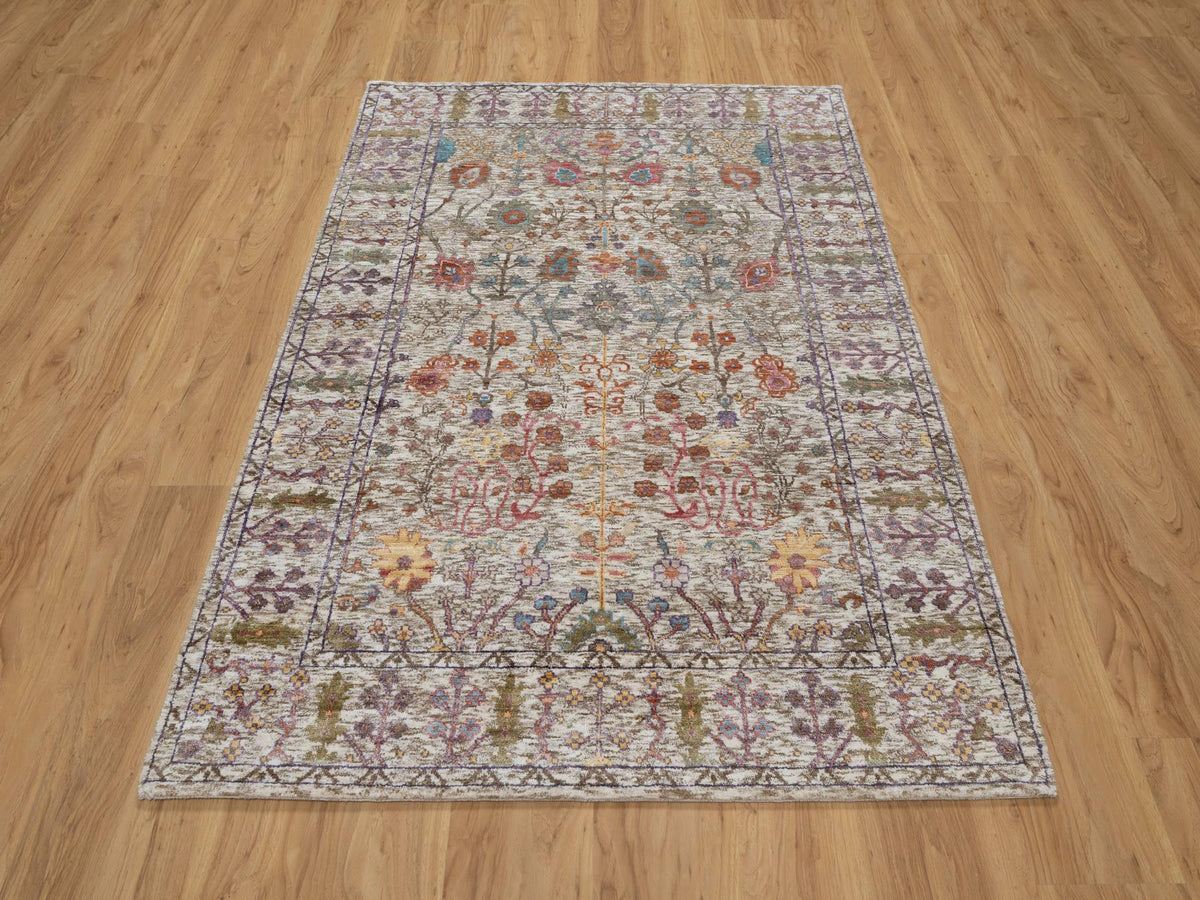 Transitional hand-knotted wool/silk rug in Ivory, 4'0" x 6'1", SKU O091138