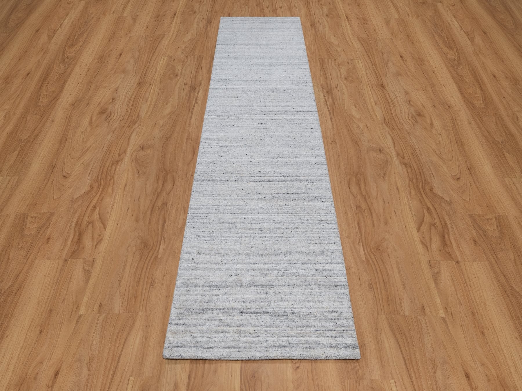 Ivory 2'6" x 10'0" Modern / Contemporary Handloom Wool Rug - Sku: O091180
