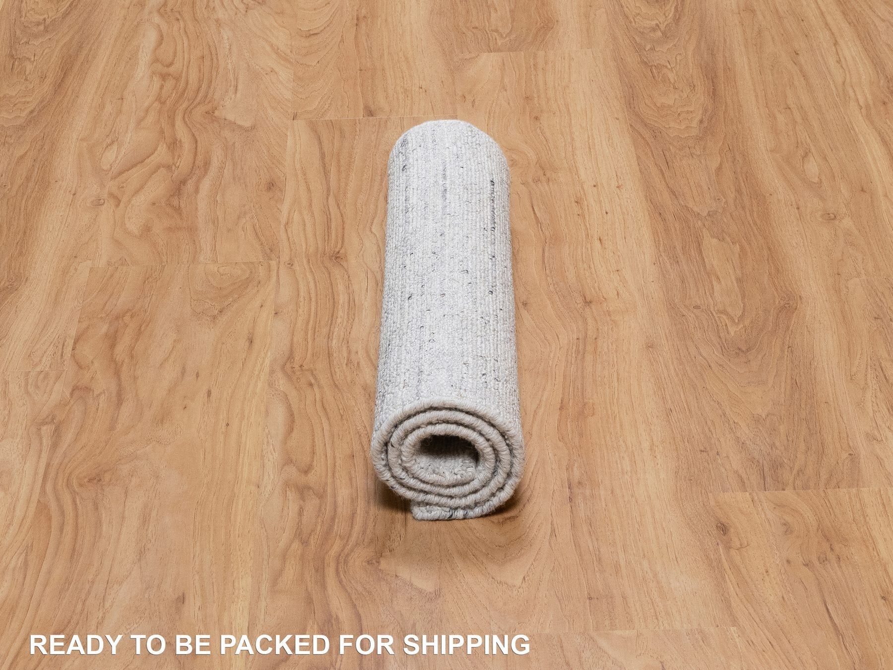 Modern / Contemporary hand-knotted wool rug in Ivory, 2'0" x 3'0", SKU O091202