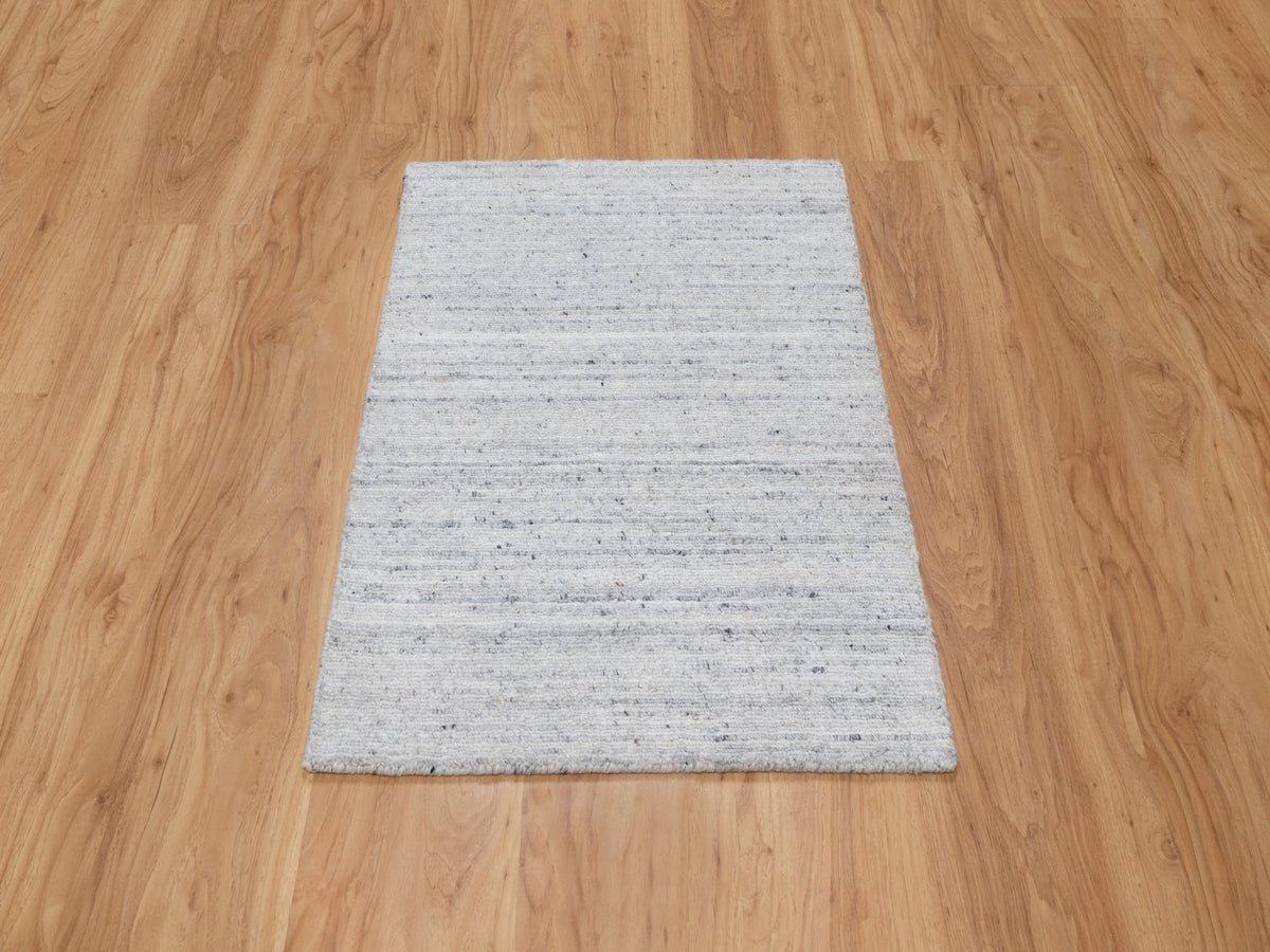 Modern / Contemporary hand-knotted wool rug in Ivory, 2'0" x 3'0", SKU O091203