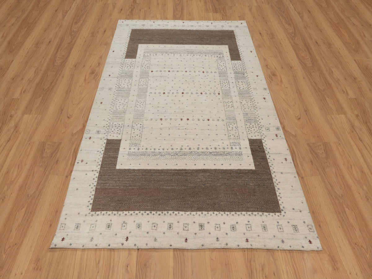 Gabbeh Modern / Contemporary hand-knotted wool rug in Ivory, 4'11" x 7'0", SKU O091267