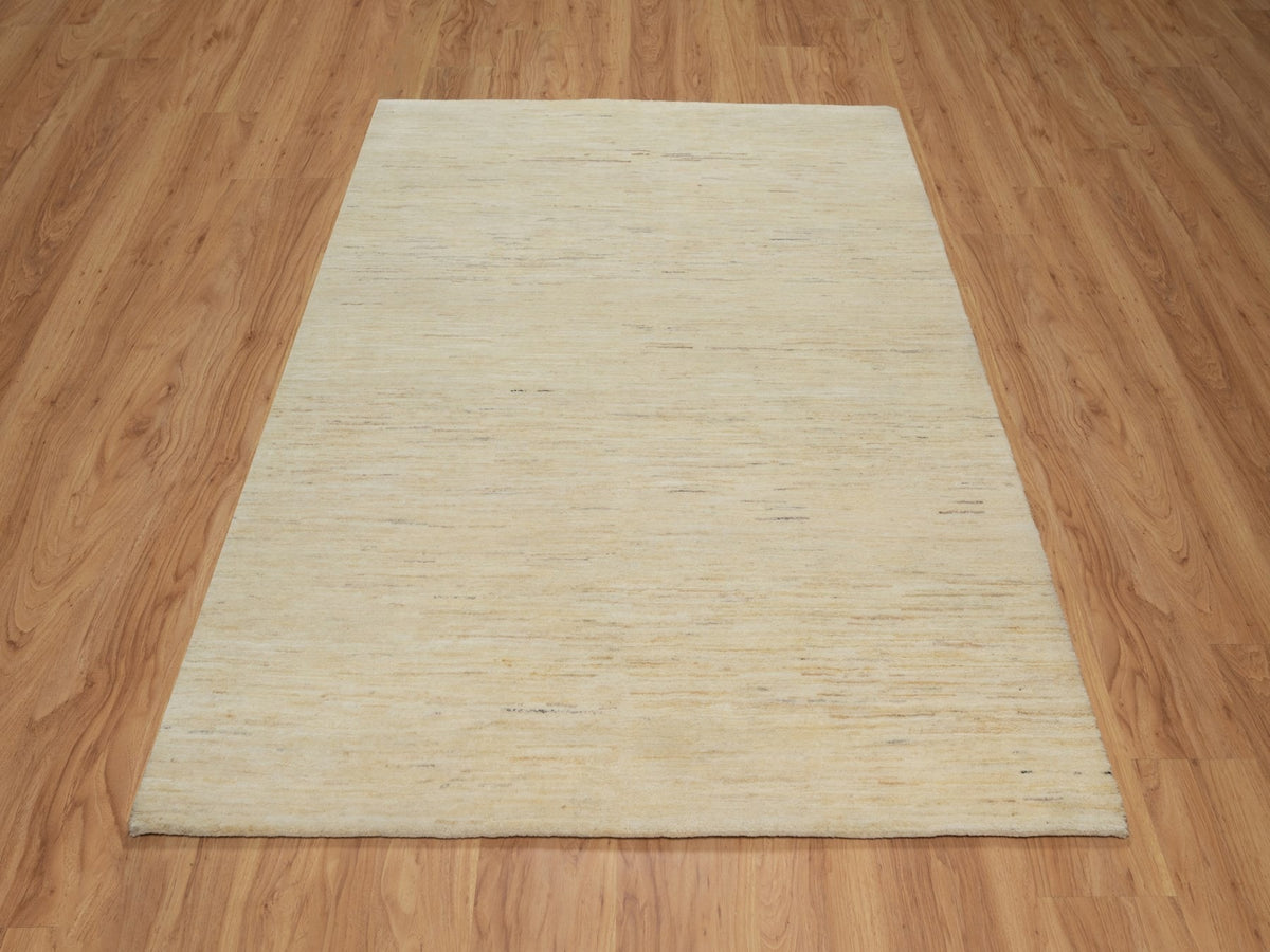 Gabbeh Modern / Contemporary hand-knotted wool rug in Ivory, 4'9" x 6'4" — SKU O091294 (view 2)
