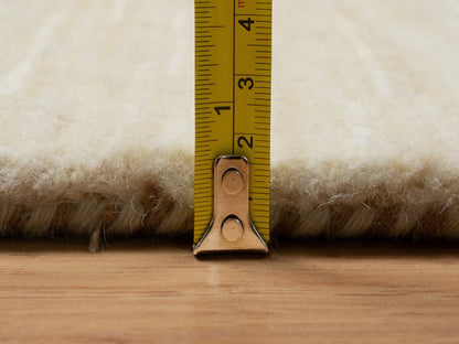 Gabbeh Modern / Contemporary hand-knotted wool rug in Ivory, 4'9" x 6'4" — SKU O091294 (view 7)