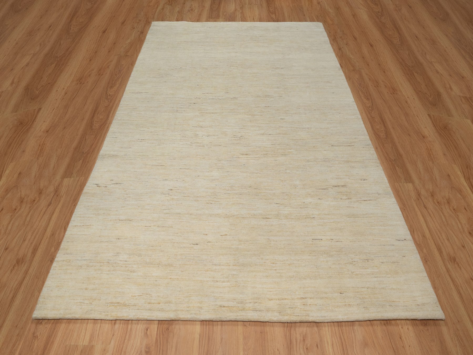 Gabbeh Modern / Contemporary hand-knotted wool rug in Ivory, 6'3" x 9'9" — SKU O091297 (view 2)