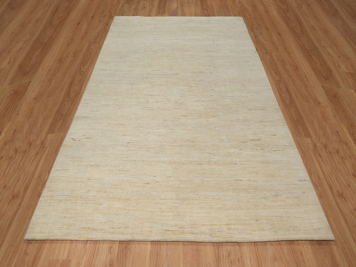 Gabbeh Modern / Contemporary hand-knotted wool rug in Ivory, 6'4" x 9'9" — SKU O091302 (view 2)