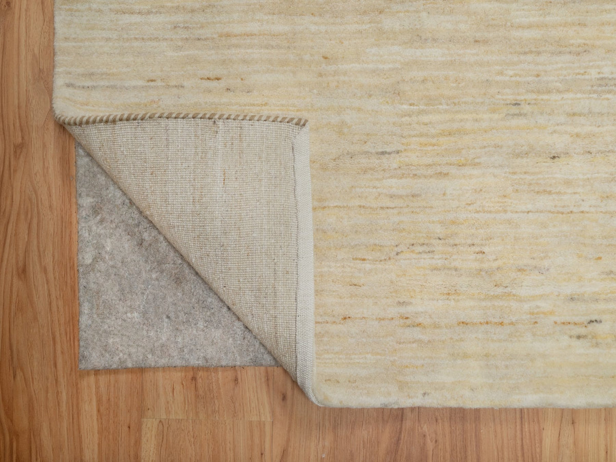 Gabbeh Modern / Contemporary hand-knotted wool rug in Ivory, 6'4" x 9'9" — SKU O091302 (view 4)