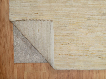 Gabbeh Modern / Contemporary hand-knotted wool rug in Ivory, 6'4" x 9'9" — SKU O091302 (view 4)