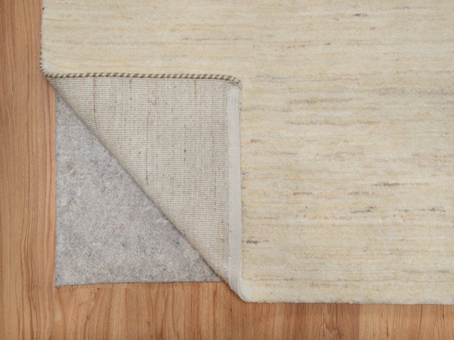 Gabbeh Modern / Contemporary hand-knotted wool runner in Ivory, 2'8" x 15'11" — SKU O091304 (view 3)
