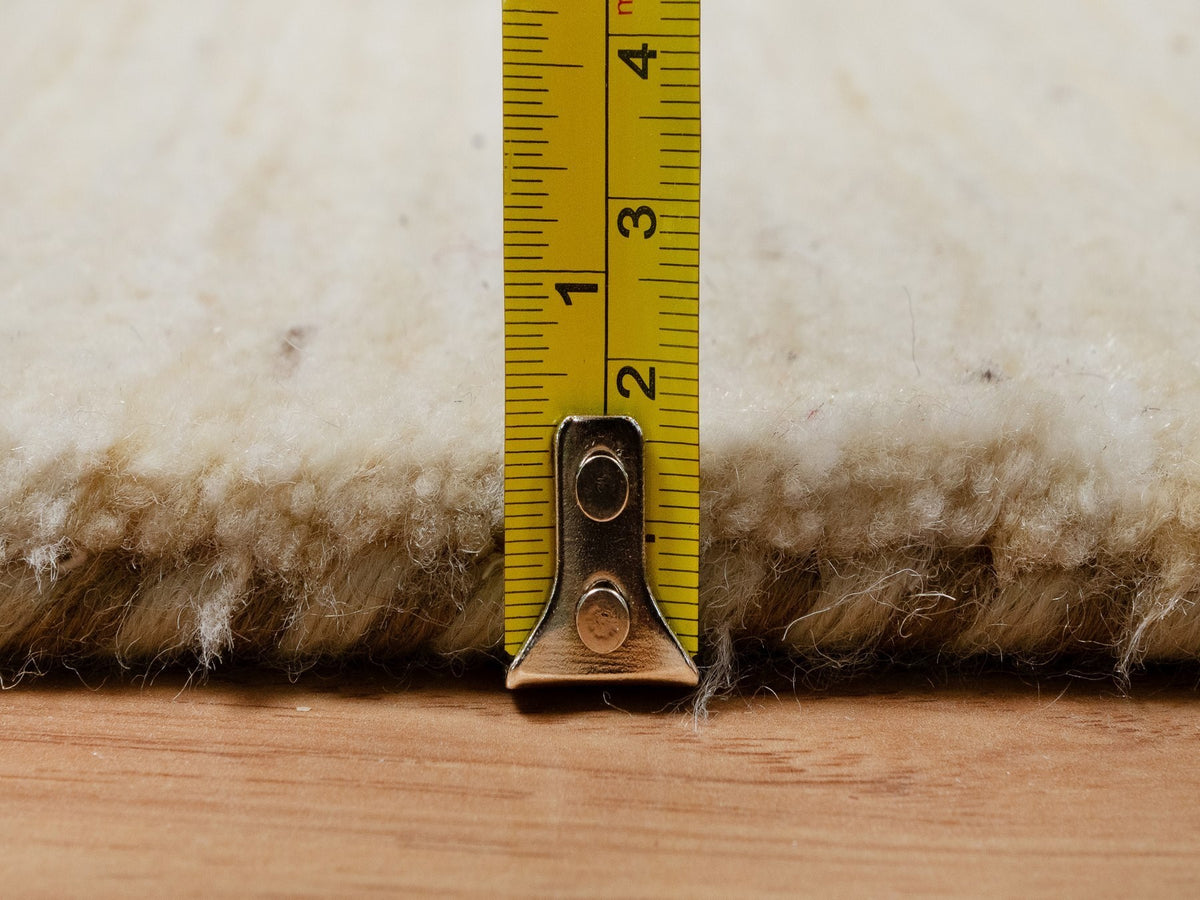 Gabbeh Modern / Contemporary hand-knotted wool runner in Ivory, 2'8" x 15'11" — SKU O091304 (view 7)