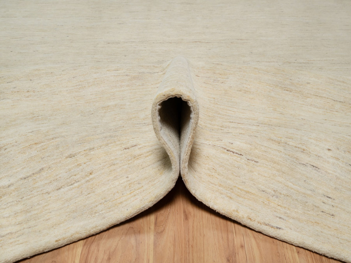 Gabbeh Modern / Contemporary hand-knotted wool runner in Ivory, 8'1" x 15'10" — SKU O091309 (view 5)