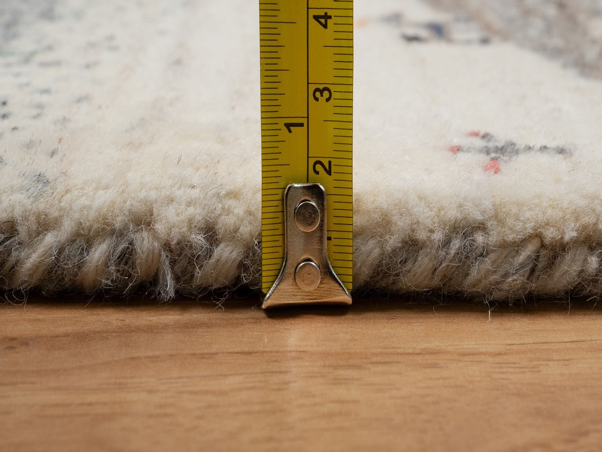 Gabbeh Modern / Contemporary hand-knotted wool runner in Ivory, 2'6" x 9'10" — SKU O091317 (view 7)