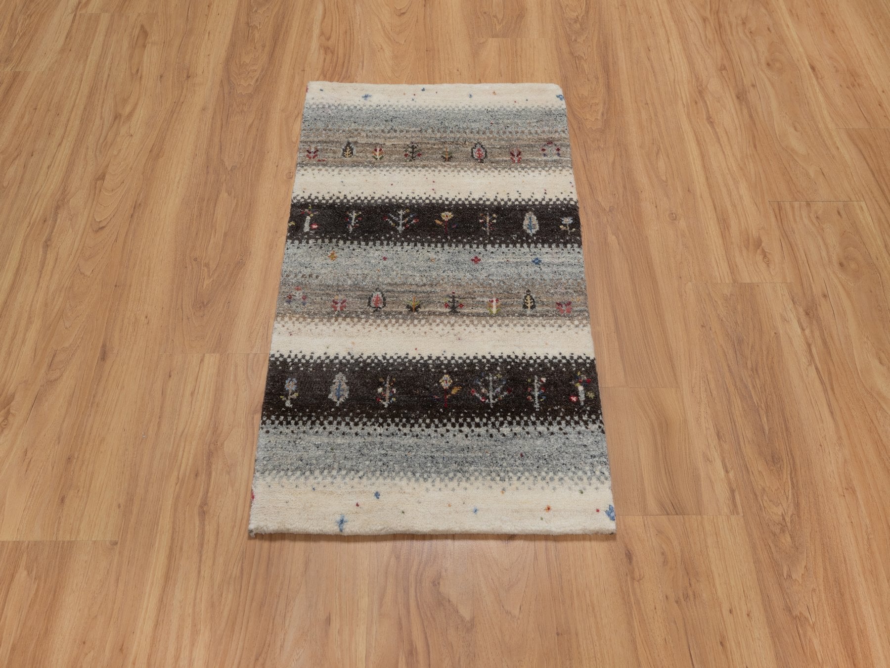 Gabbeh Modern / Contemporary hand-knotted wool rug in Ivory, 2' x 3'1" — SKU O091328 (view 2)