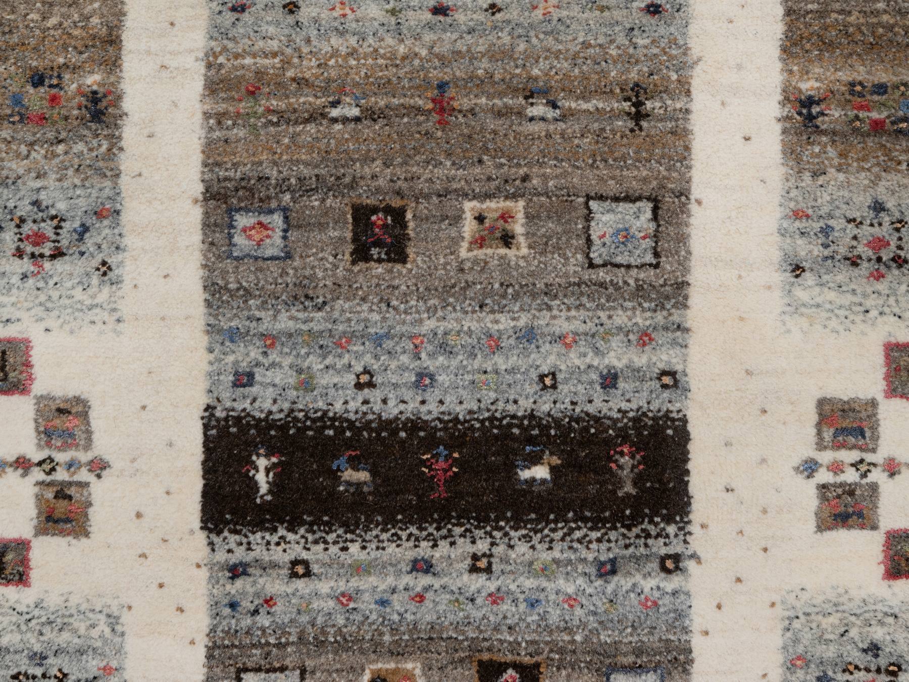 Gabbeh Modern / Contemporary hand-knotted wool rug in Ivory, 2'3" x 4'6" — SKU O091330 (view 5)