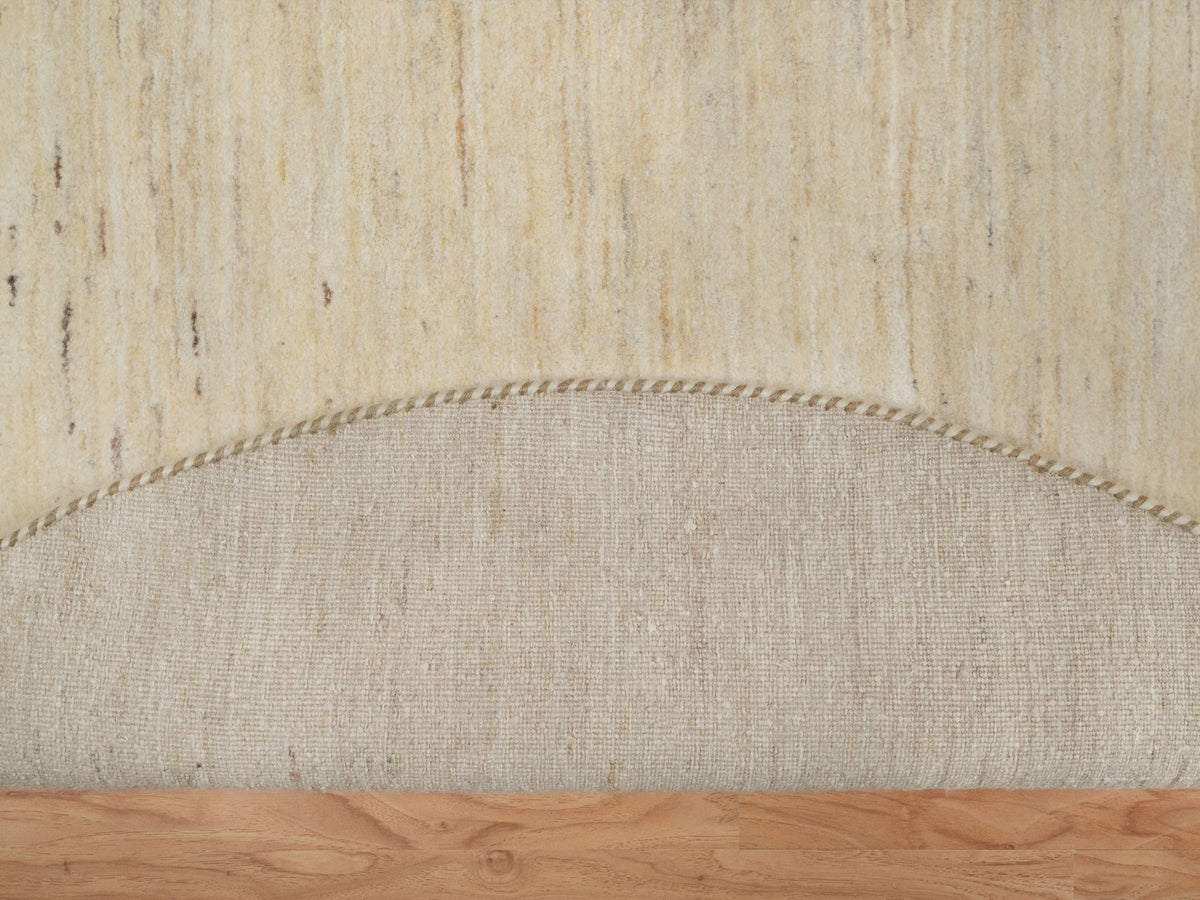 Gabbeh Modern / Contemporary hand-knotted wool rug in Ivory, 4'11" x 4'11" — SKU O091336 (view 3)
