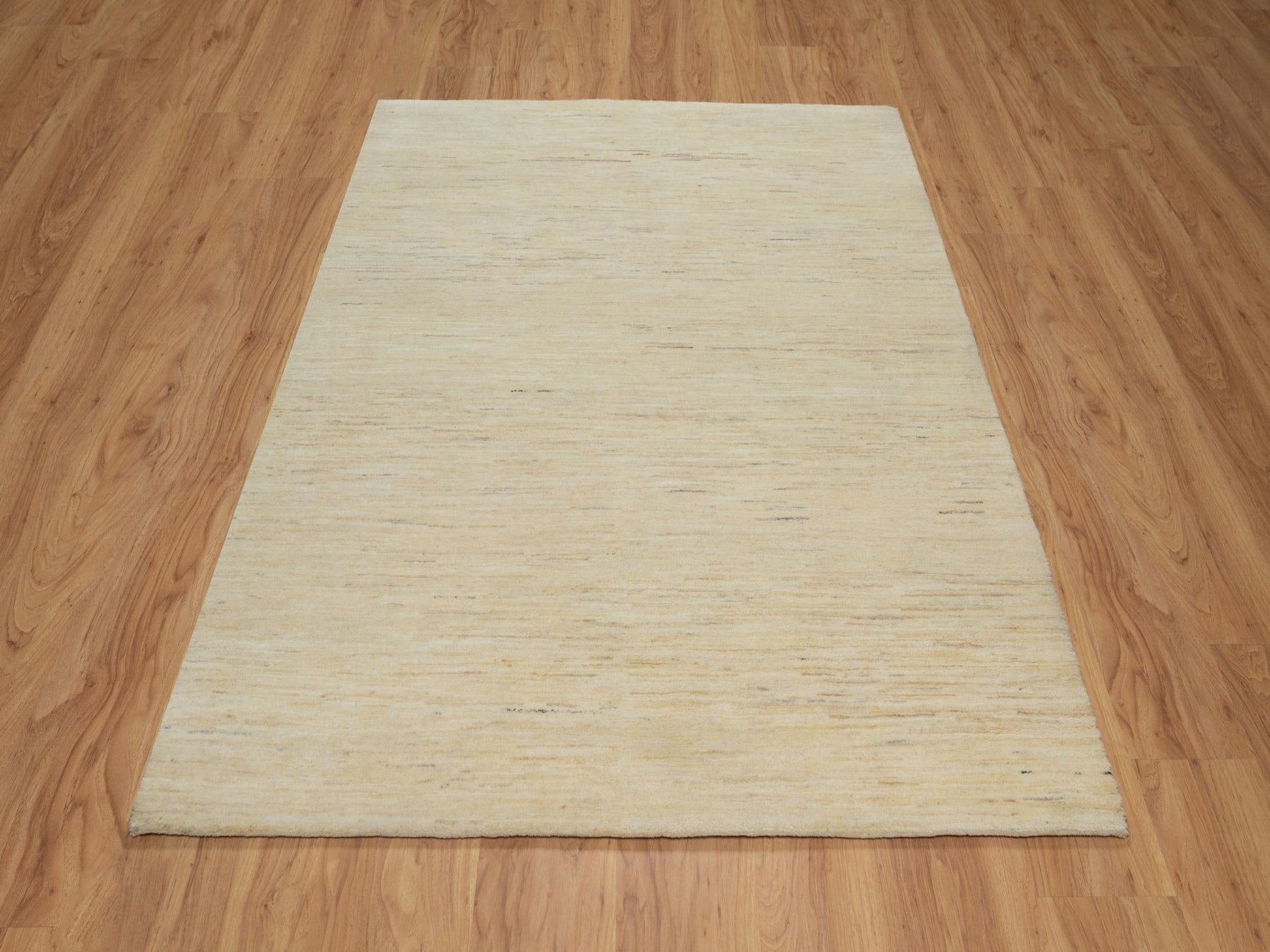 Gabbeh Modern / Contemporary hand-knotted wool rug in Ivory, 5' x 6'5" — SKU O091337 (view 2)
